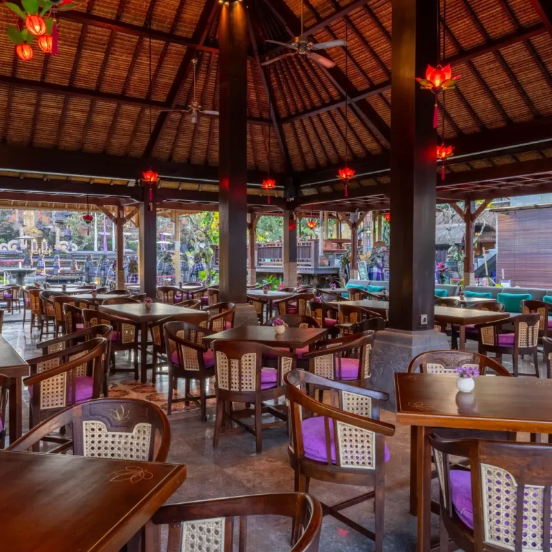 Main Restaurant (2)